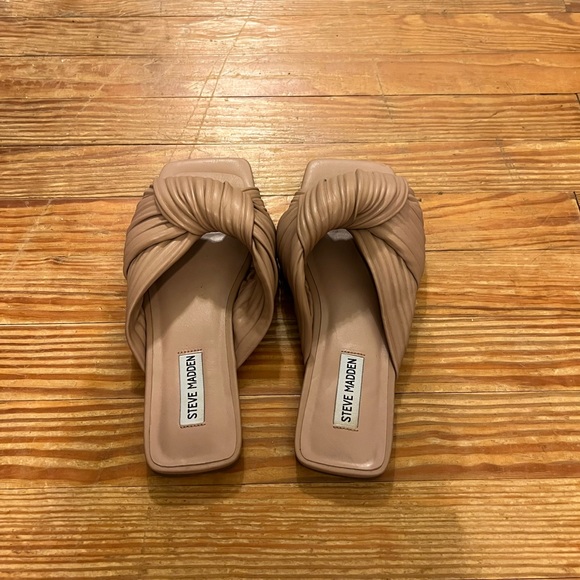 Sandals - Picture 2 of 4